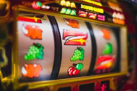 Slot online dan live casino tersedia lengkap di teluk16
